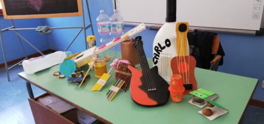 Strumenti musicali realizzati con oggetti di riciclo