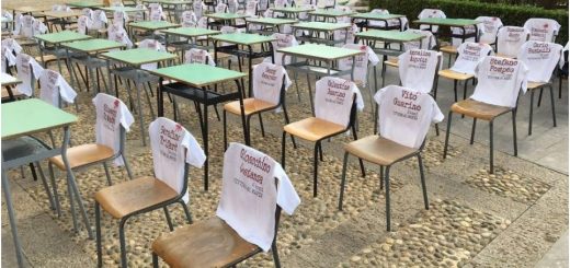 La classe dei banchi vuoti, manifestazione cattedrale Palermo